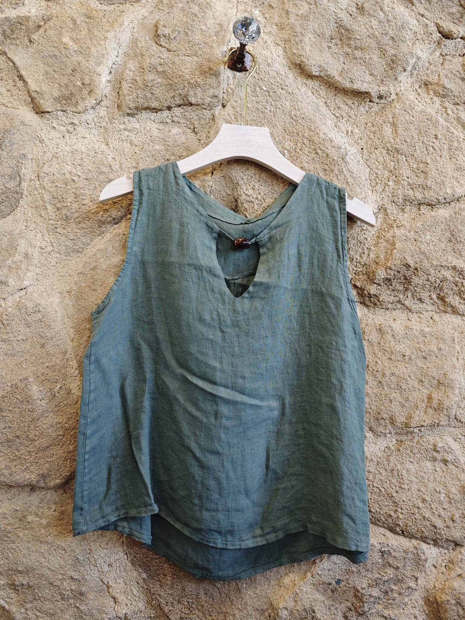 Wood Keyhole Linen Top