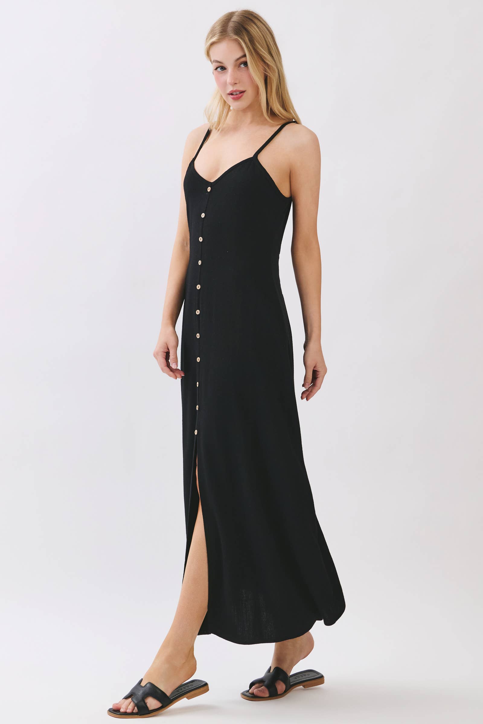 FLOWY DRESS/BUTTONED TRIM AND SLIT
