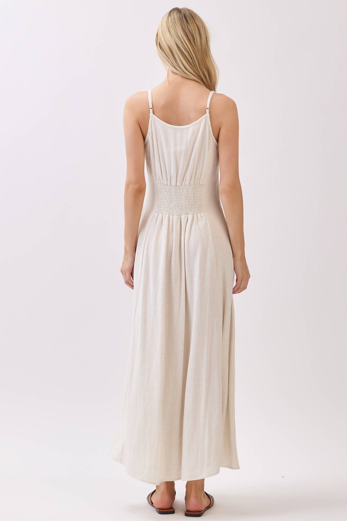 FLOWY DRESS/BUTTONED TRIM AND SLIT