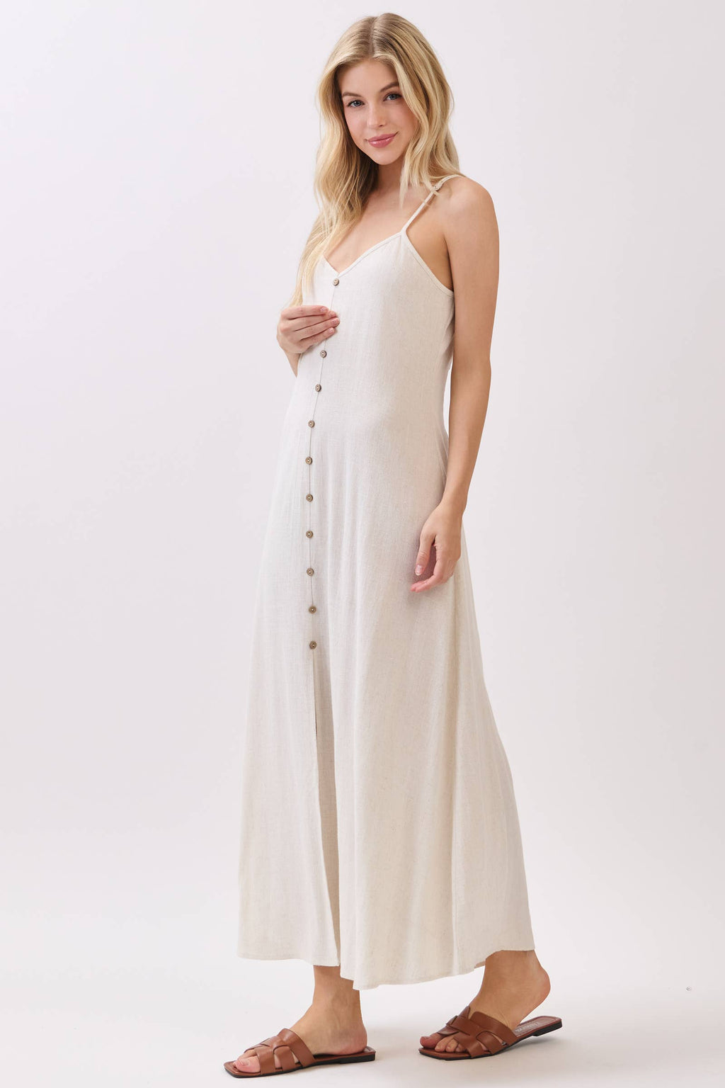 FLOWY DRESS/BUTTONED TRIM AND SLIT