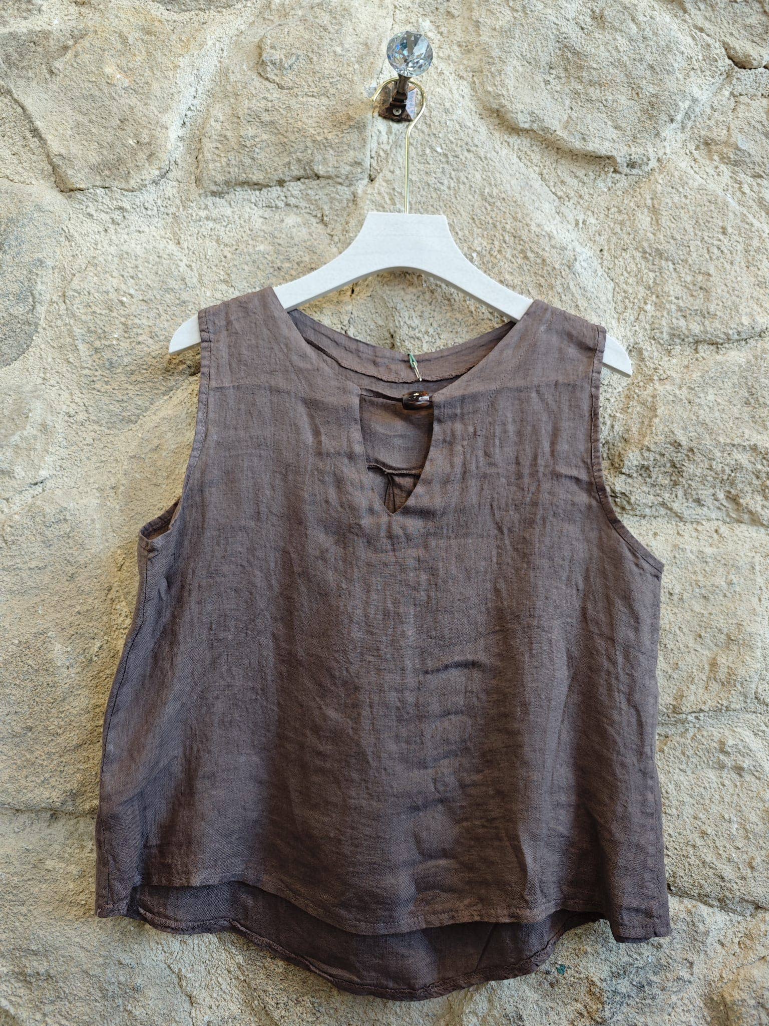 Wood Keyhole Linen Top