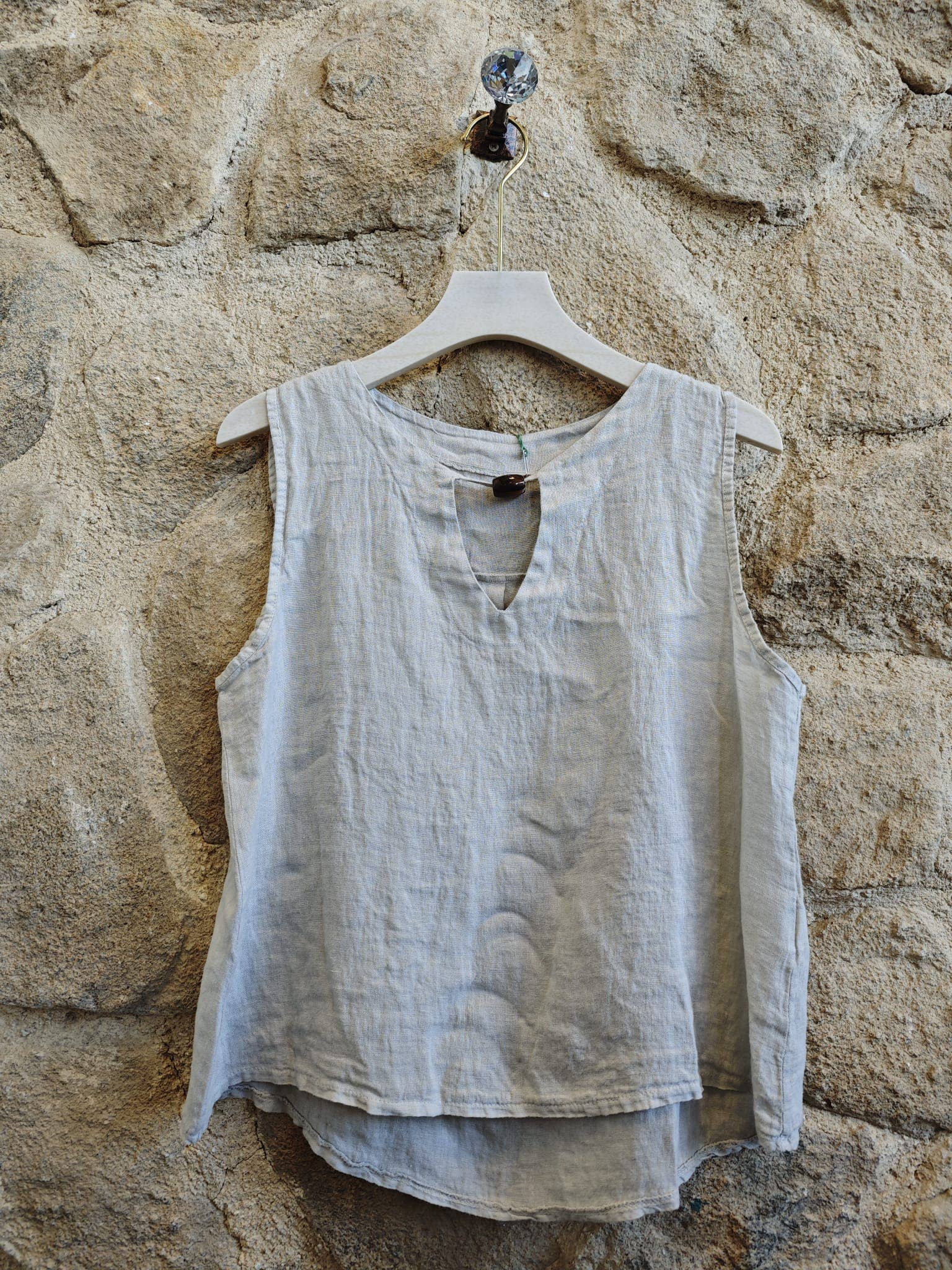 Wood Keyhole Linen Top