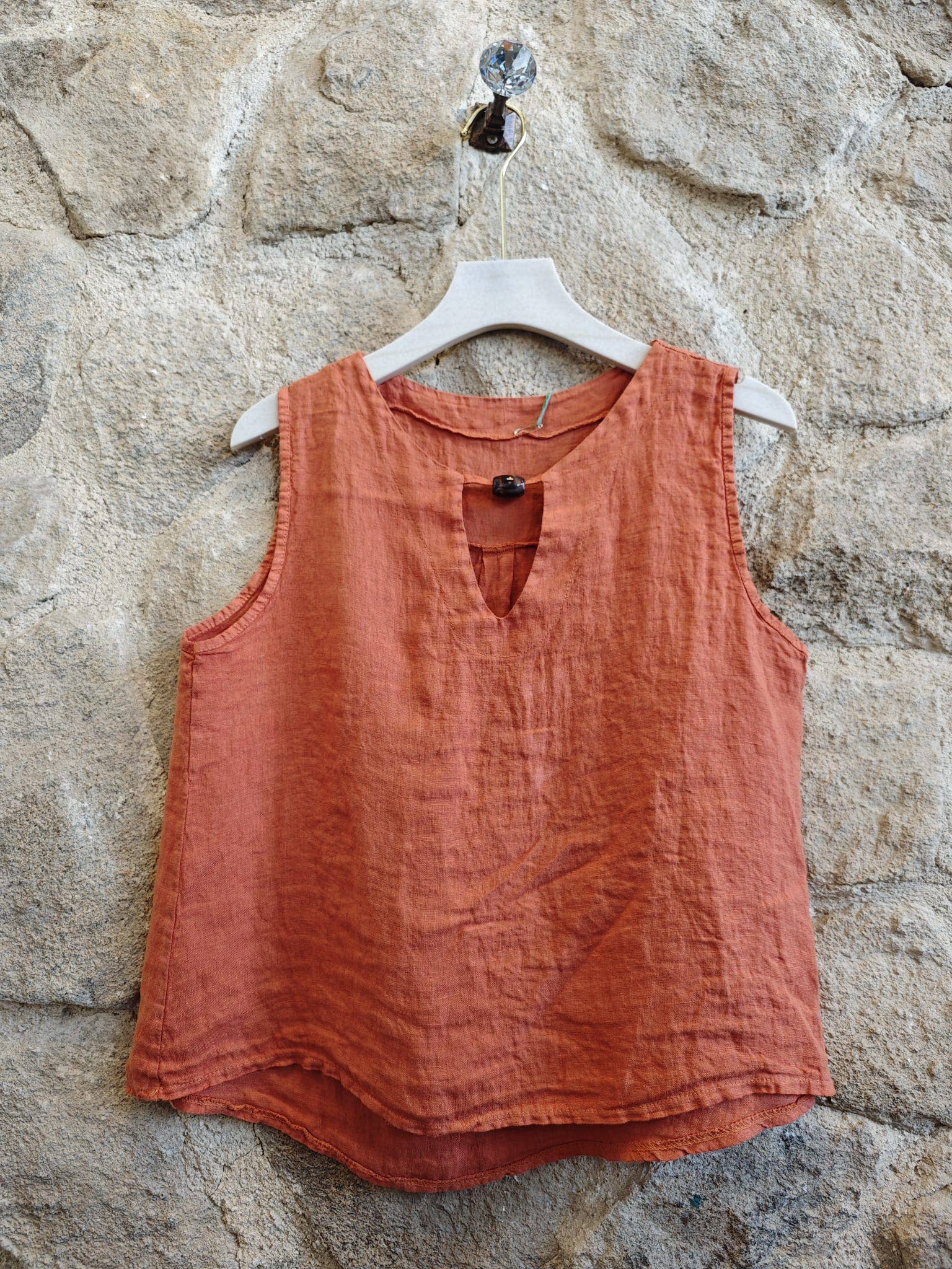 Wood Keyhole Linen Top