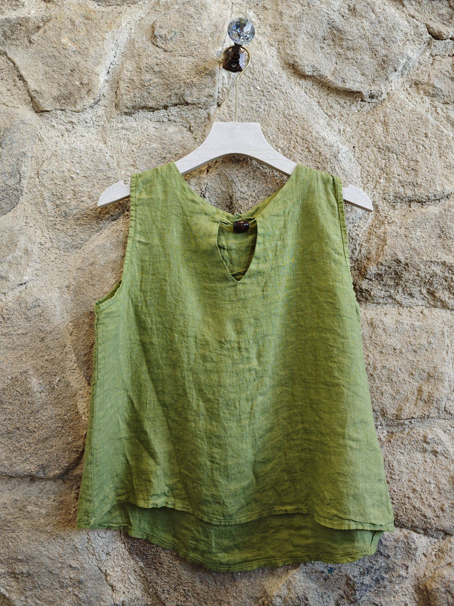 Wood Keyhole Linen Top