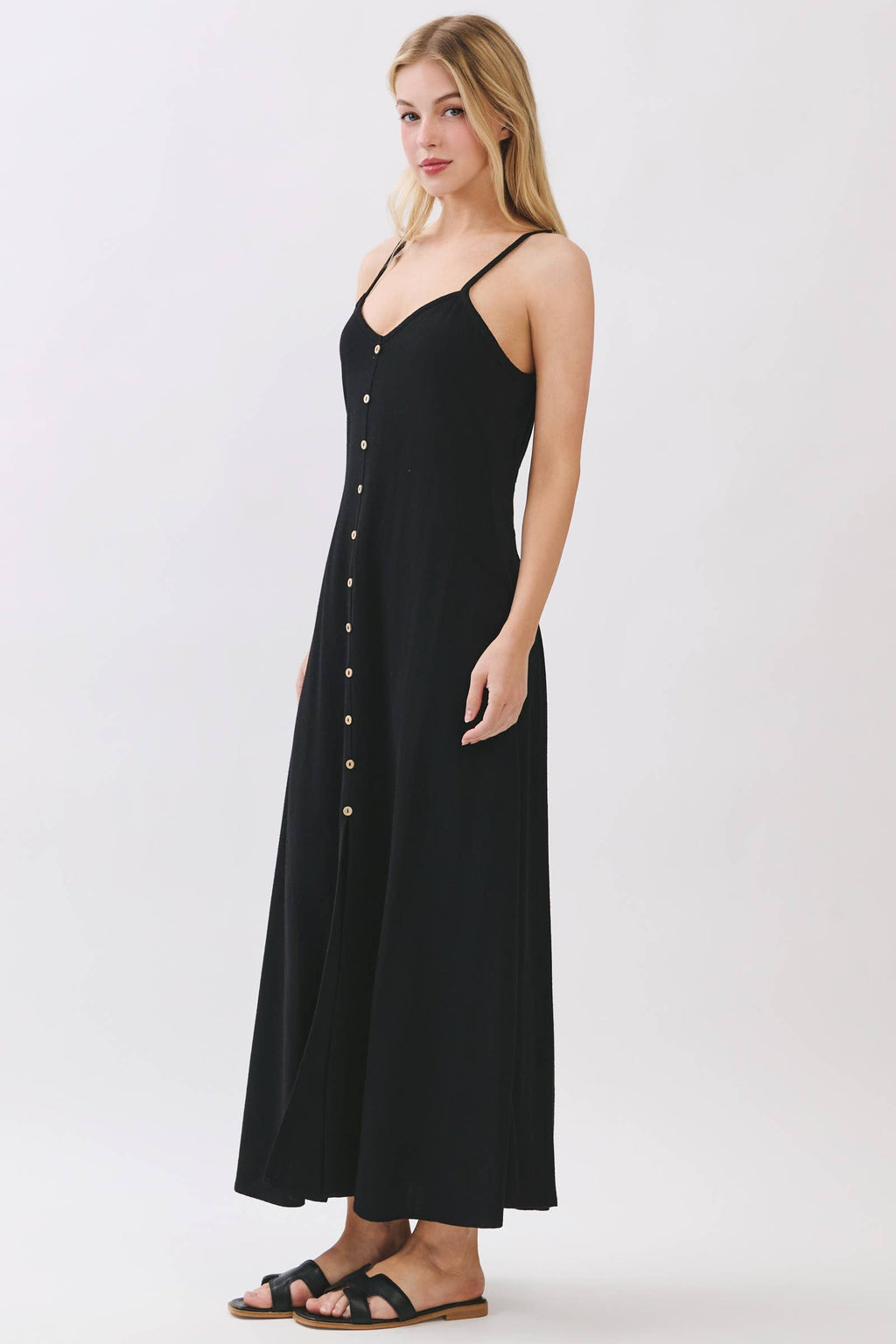 FLOWY DRESS/BUTTONED TRIM AND SLIT