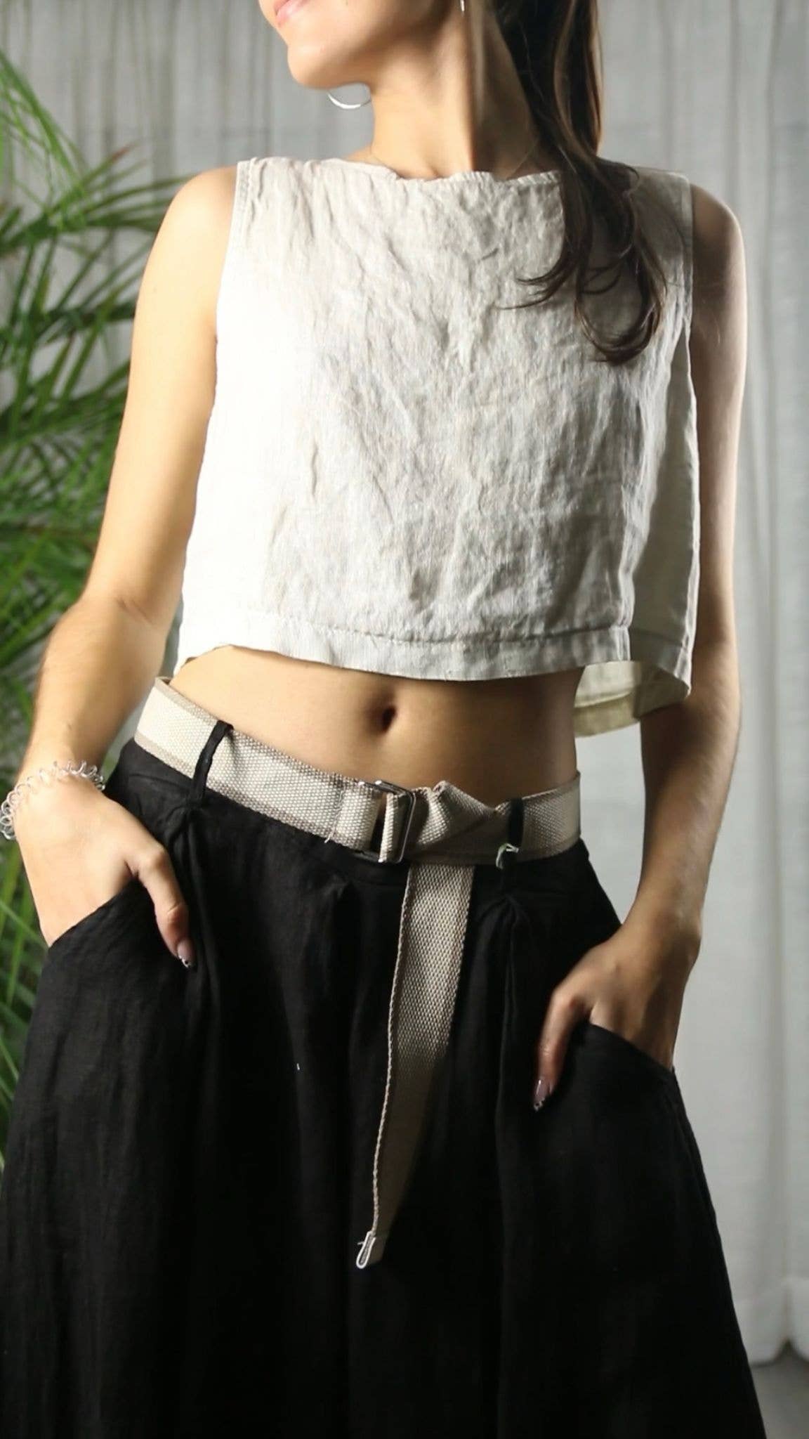 Italian Linen Sleeveless Crop Top – view 13