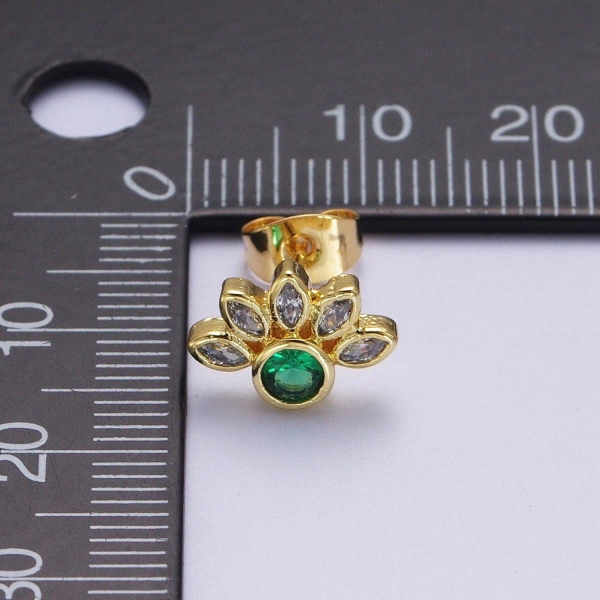 Emerald Green Cz Stud