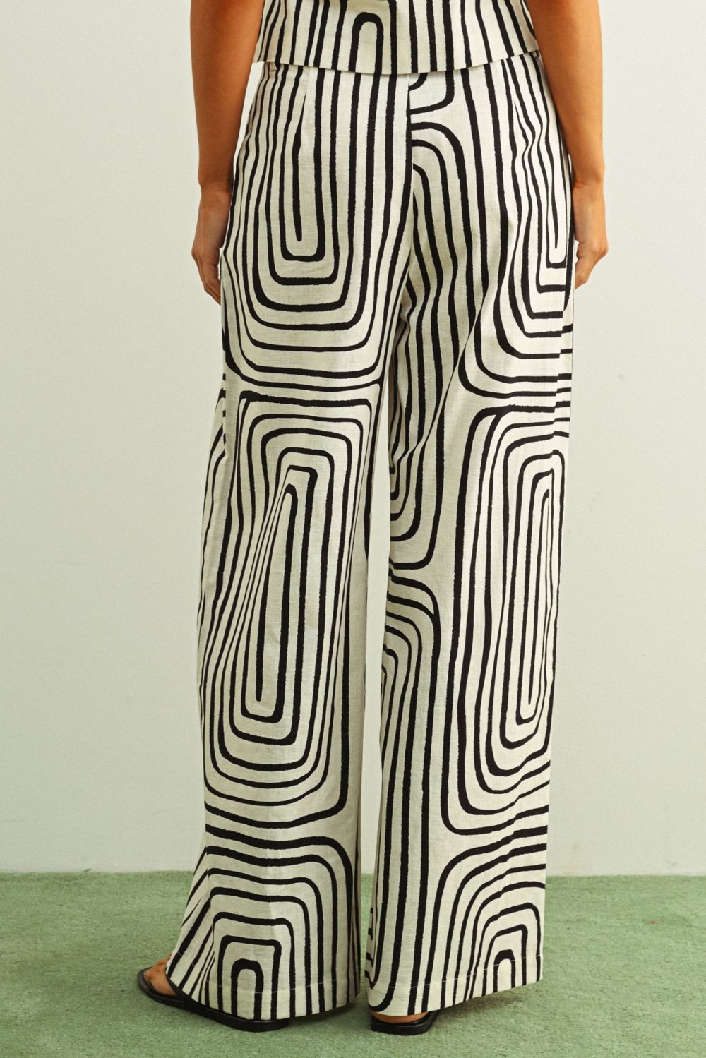GRID PRINT WIDE LEG TROUSER