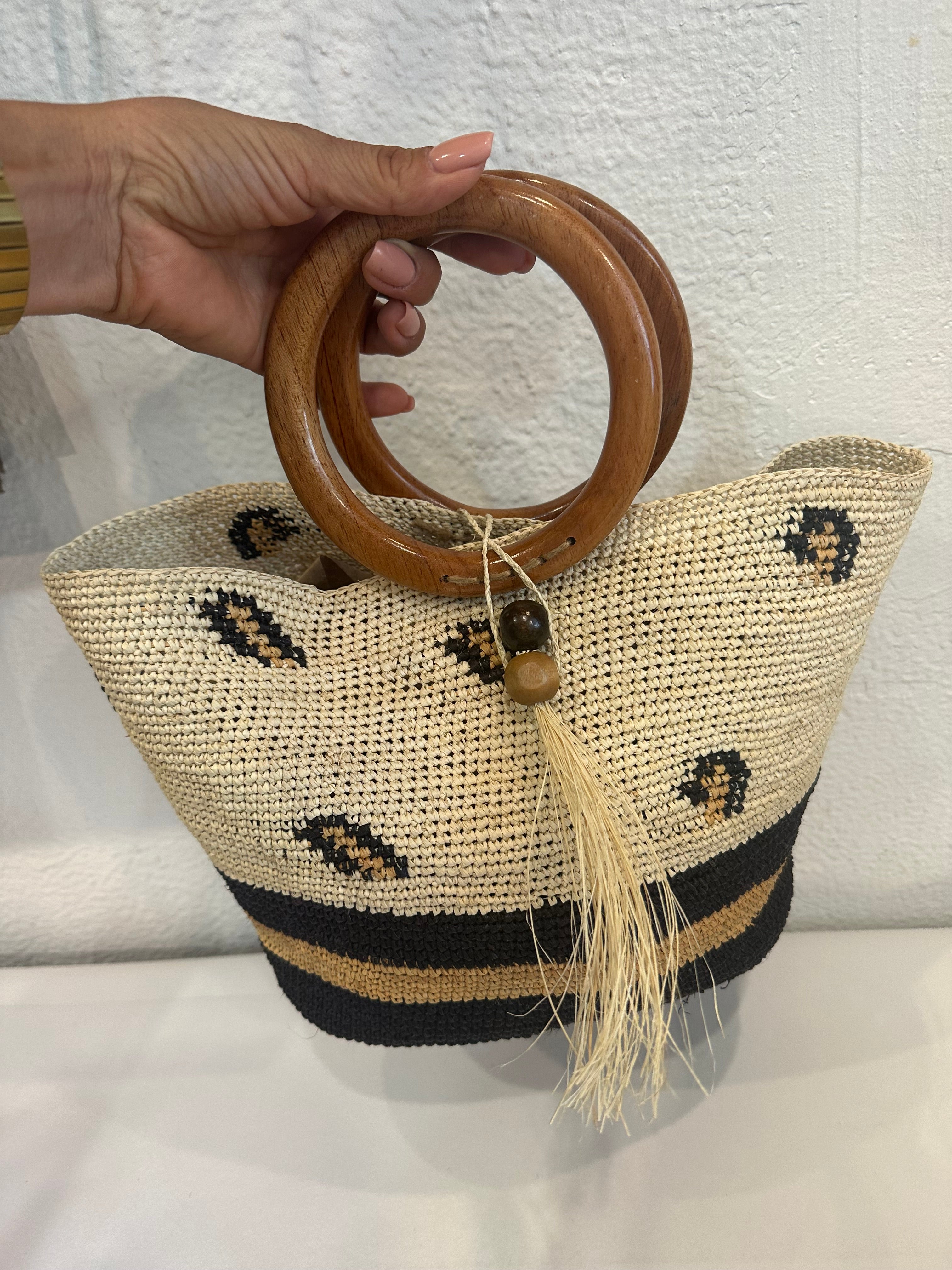 H/M Crochet Ecuadorian Bad w/wood Handles