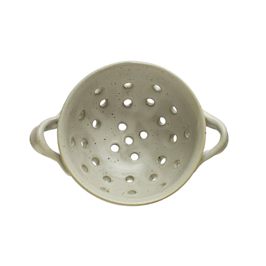 White stoneware berry bowl with handles – view 3