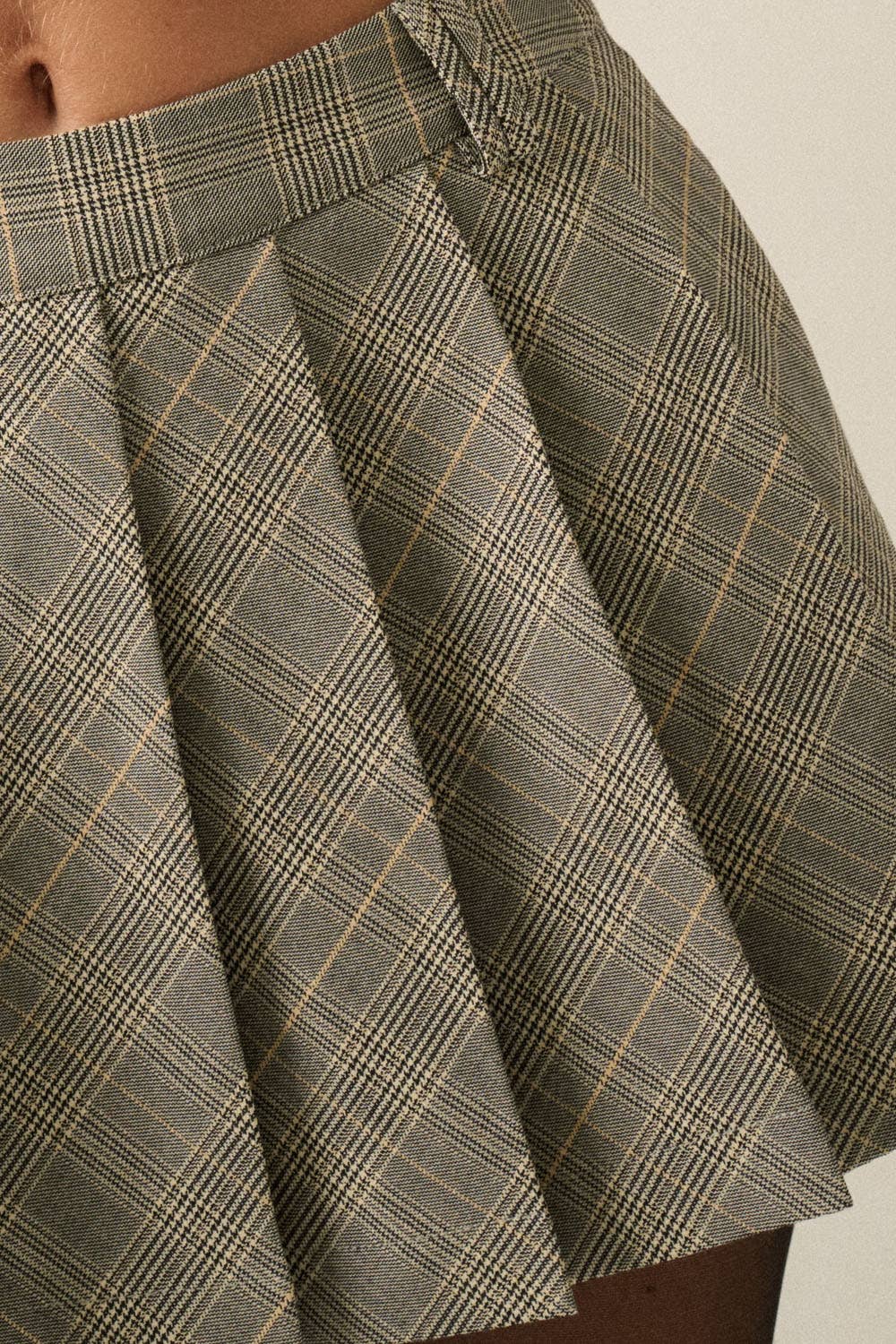 Plaid Bias-Cut Pleated Pocket Mini Skort