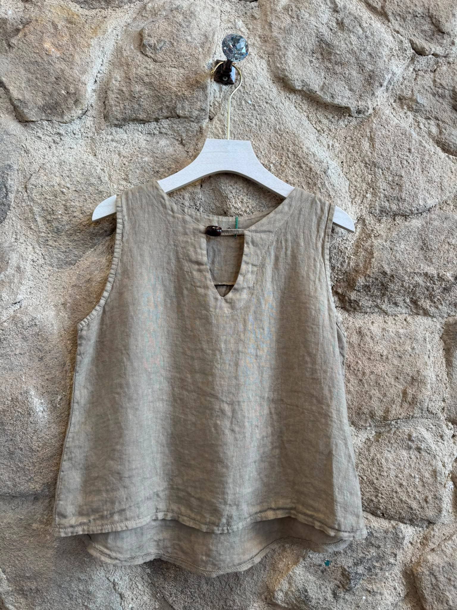 Wood Keyhole Linen Top