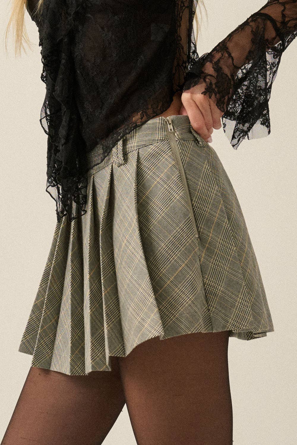 Plaid Bias-Cut Pleated Pocket Mini Skort