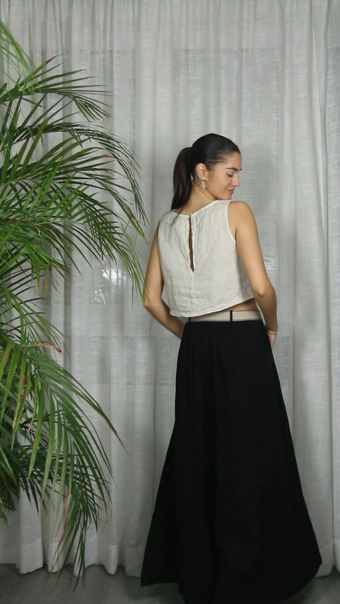 Italian Linen Sleeveless Crop Top – view 14