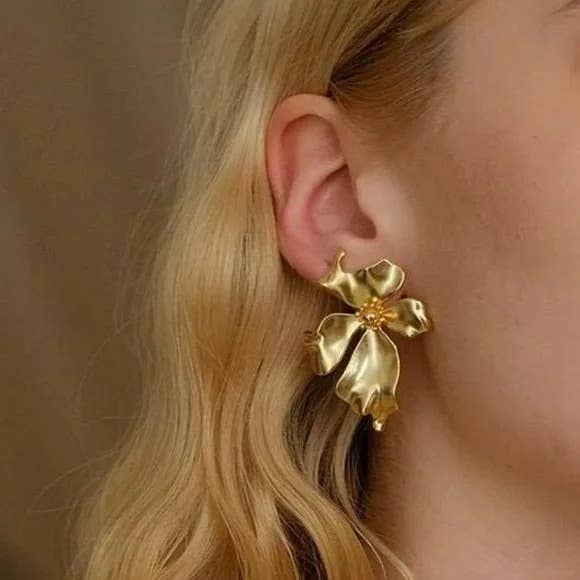 Radia Flower Earrings