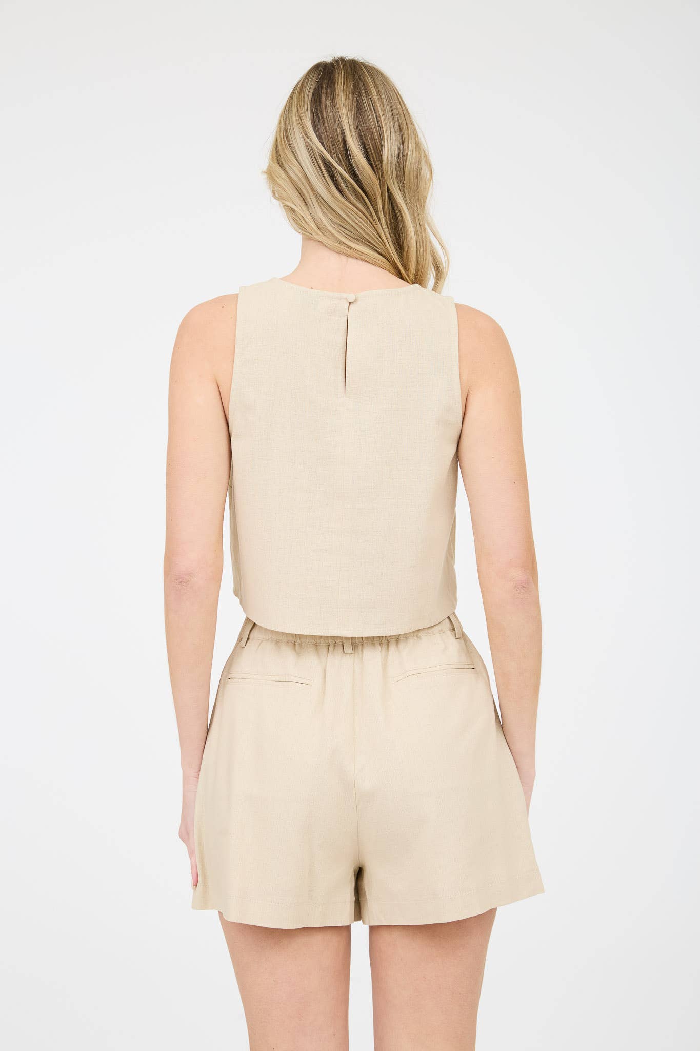 ROUND NECK SLEEVELESS LINEN CROPPED BLOUSE