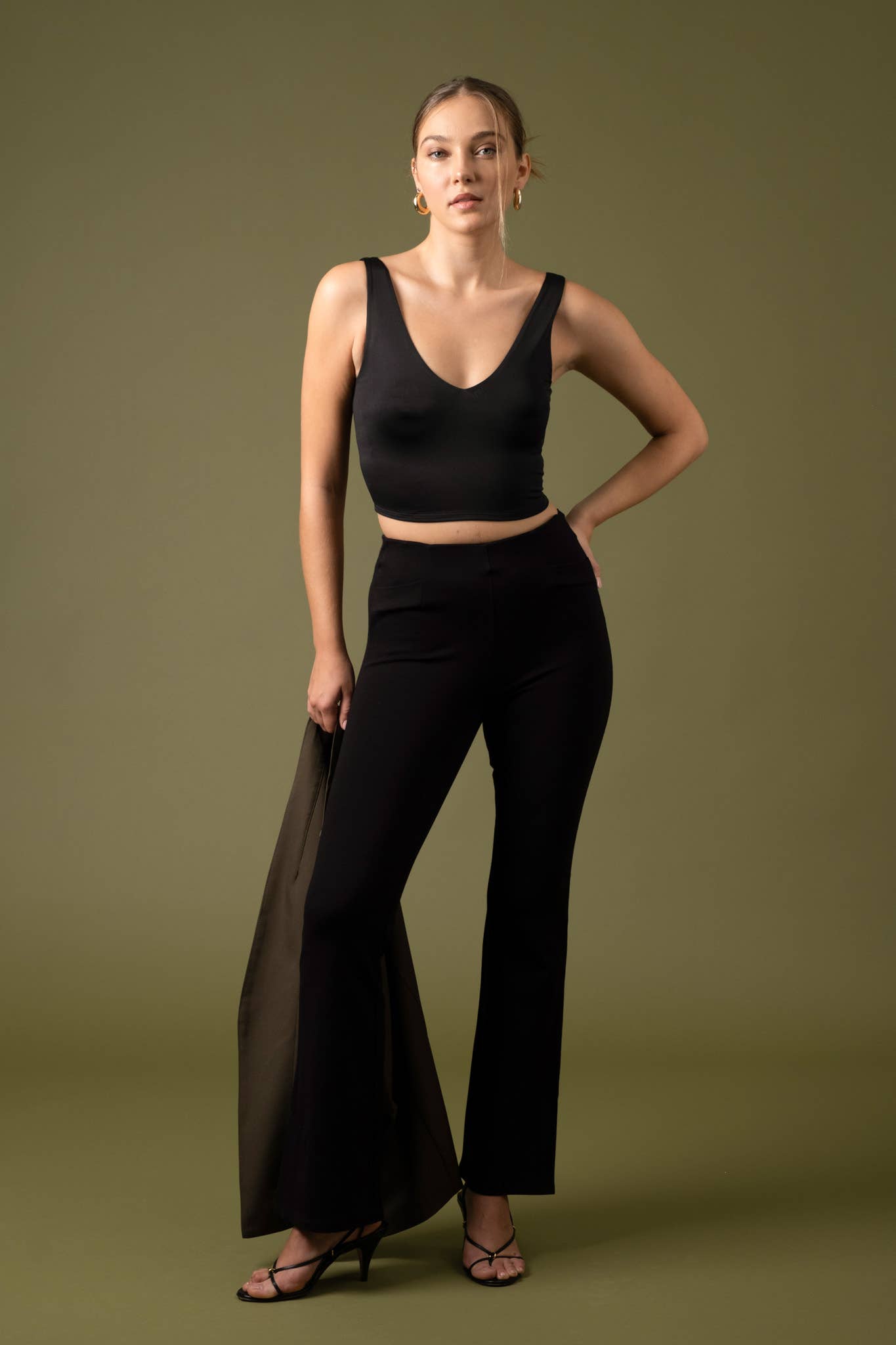 REVERSIBLE V NECK CROP TOP
